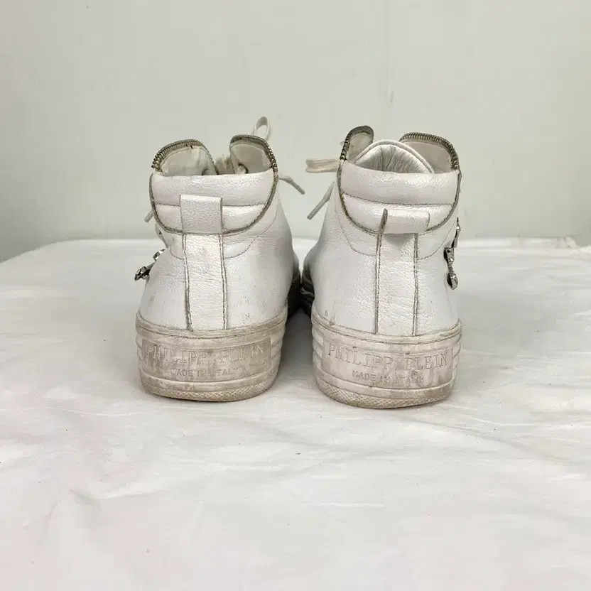 Philippe Plain Skull High Top Sneakers 260 61