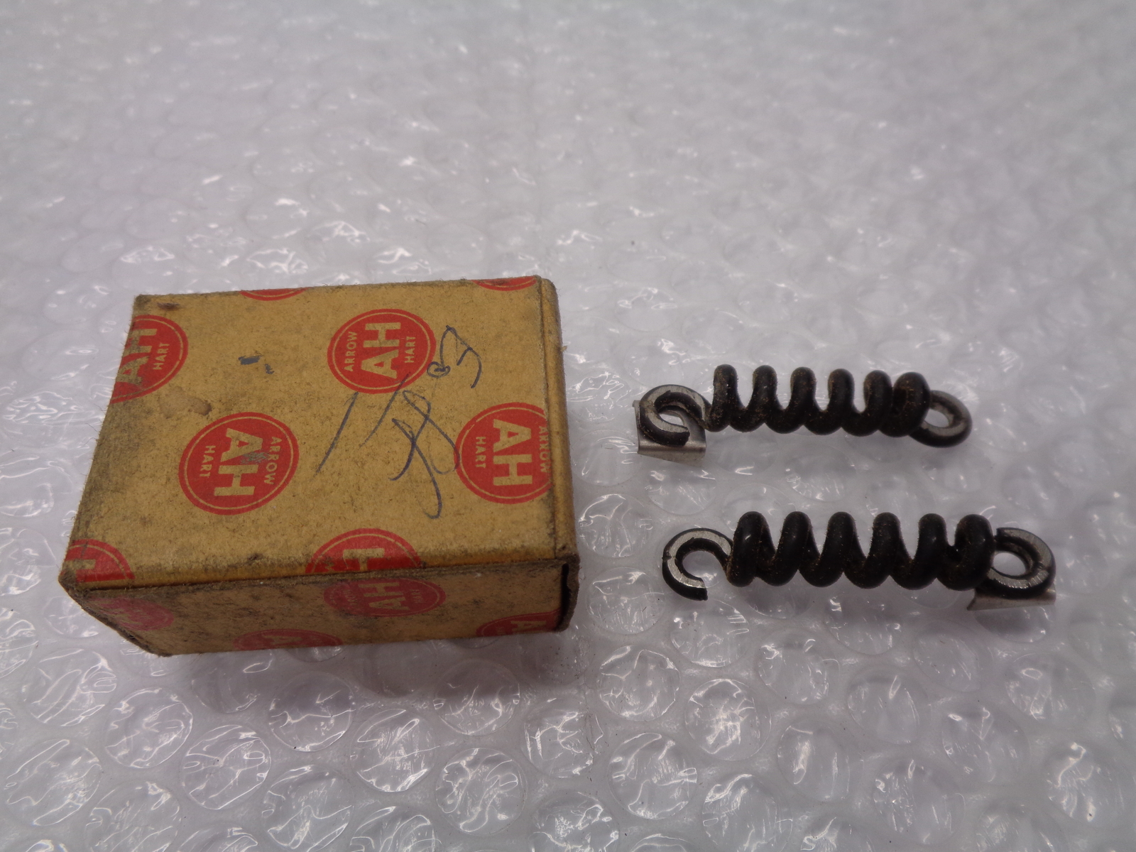 ARROW HART 4202 HEATER LOT OF 2 NSMP