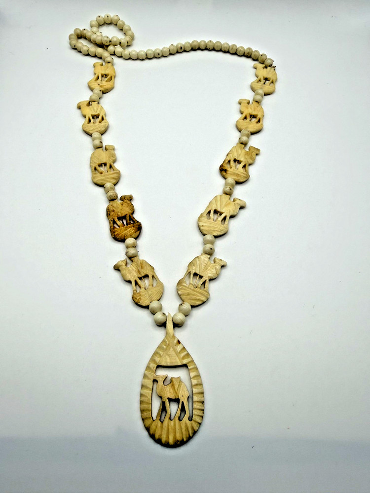 WHITE CARVED CAMEL BEADED PENDANT NECKLACE WOMENS MIDDLE EASTERN BOHO STATEMENT