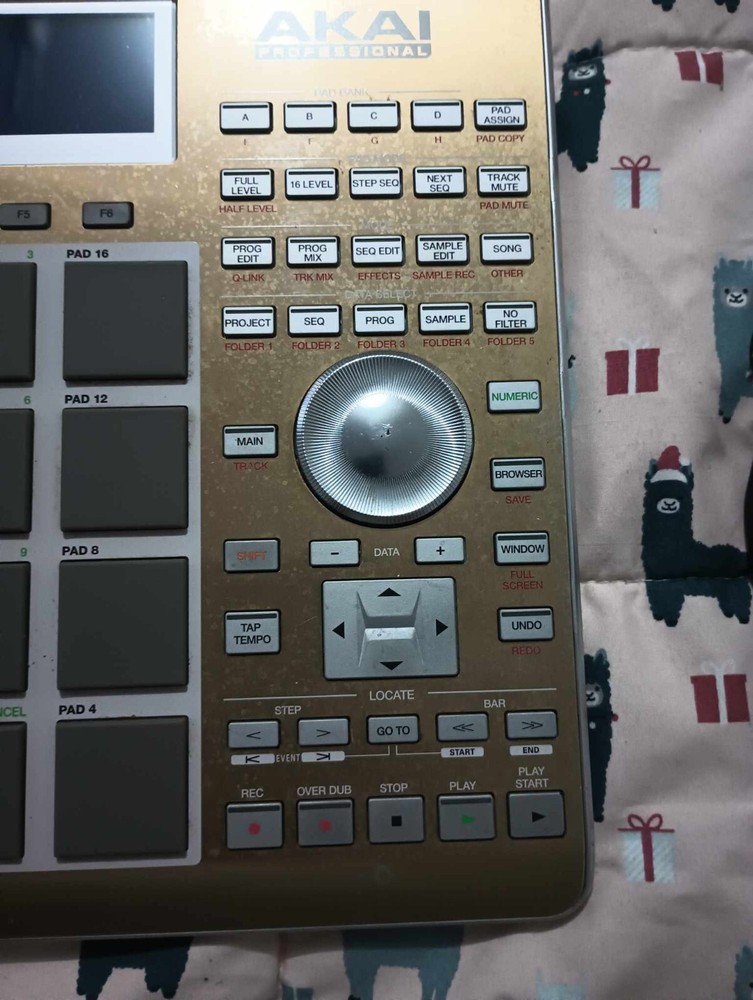 Akai Professional MPC Studio Gold Production Controller(E1789)
