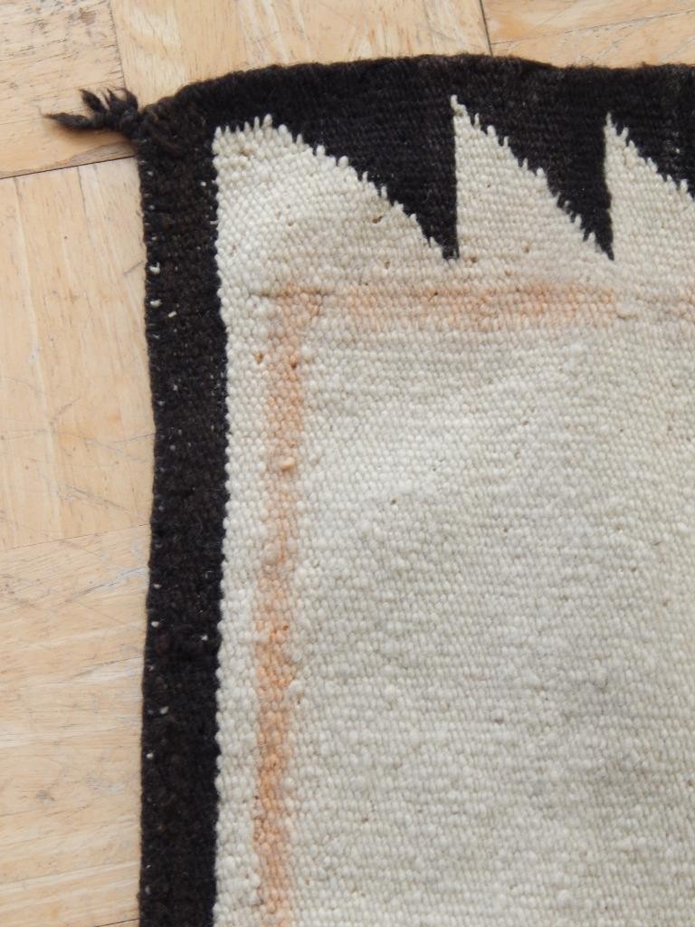 ANTIQUE c.1920 CLEAR FIELD NAVAJO SINGLE SADDLE BLANKET / RUG / WEAVING