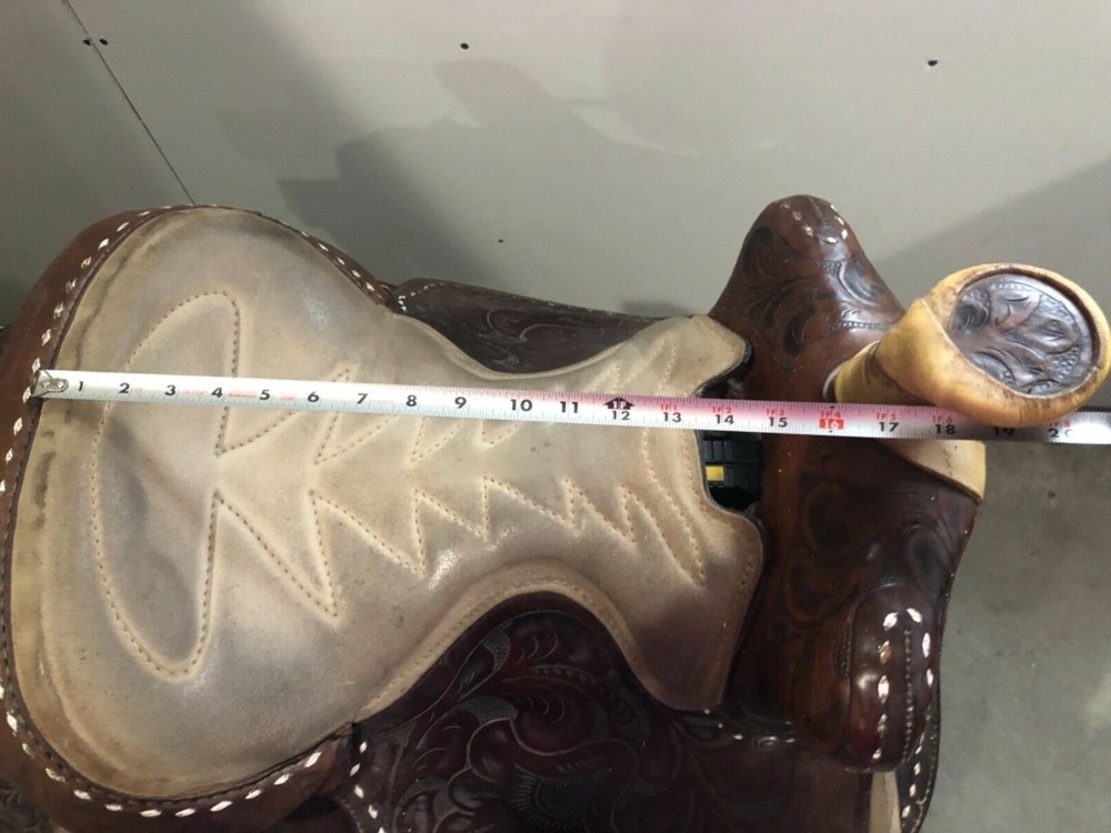 Used buckstitch trail saddle