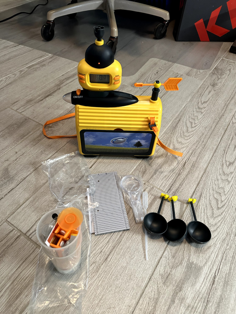Kids Anemometer Wind Lab Potpourri Group complete, open box, clean.