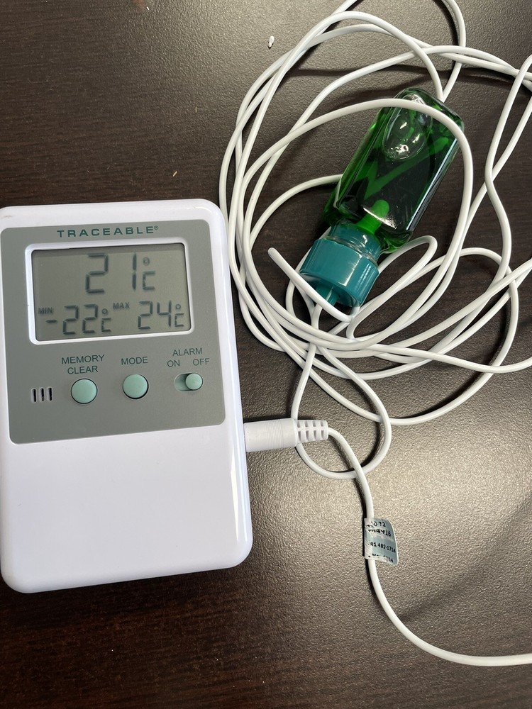 TRACEABLE 4127 Digital Thermometer, ±1°C Temperature Accuracy