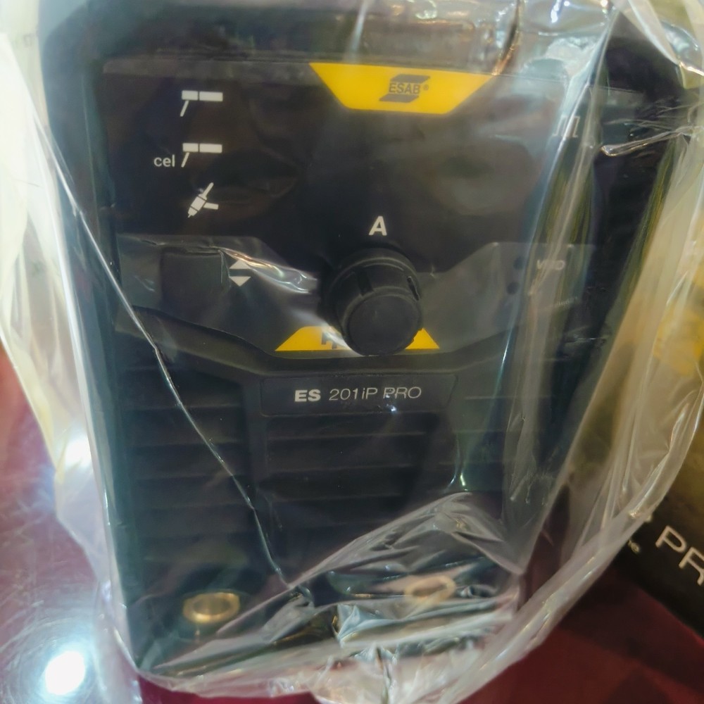 Esab Rogue Es 201ip Pro durable power source 230/115.