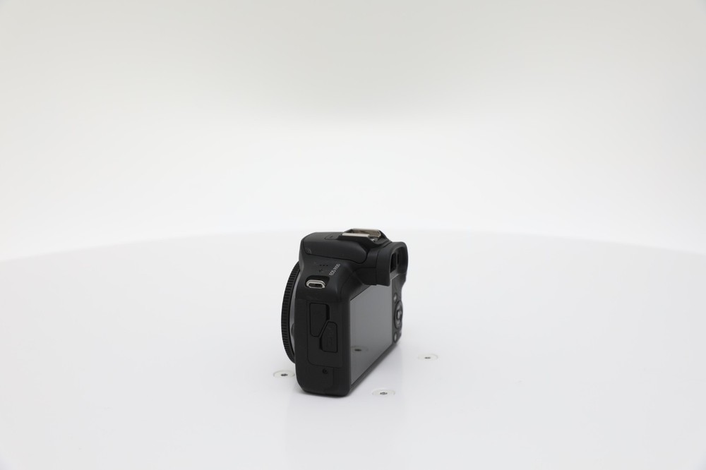 Canon EOS R100 - Very Good Condition Shutter count: ≤ 5000
