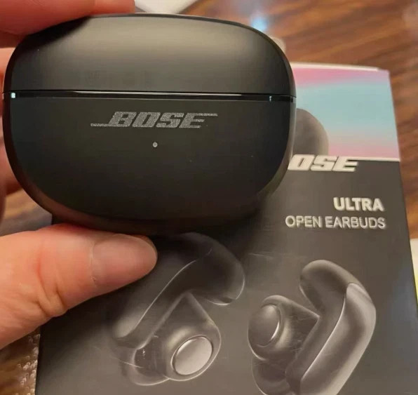 BLACK BRAND NEW SEALED BOSE ULTRA OPEN-EAR TRUE WIRELESS BLUETOOTH EARPLUGS