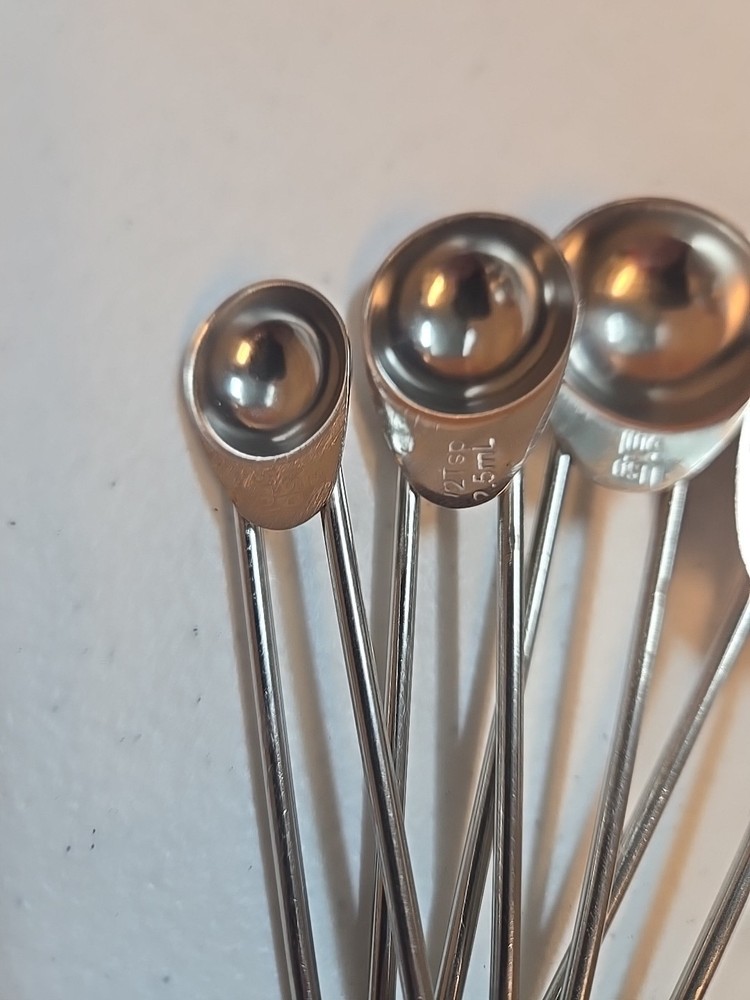 Four Piece Metal Measuring Spoon Set; Round
