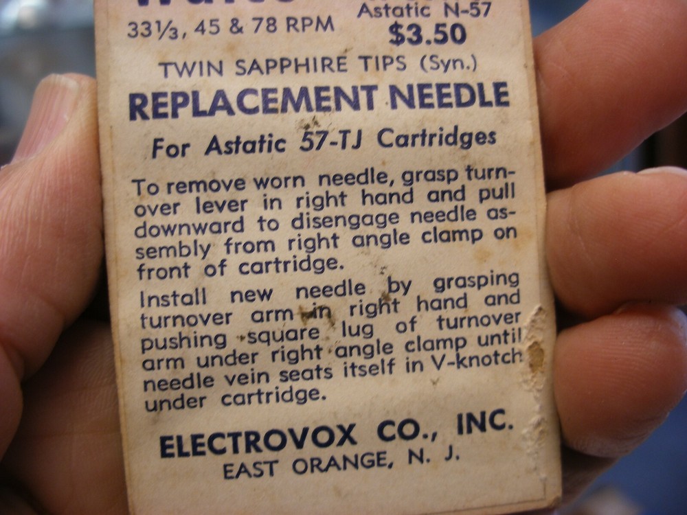 Phonograph Gramophone Needle Tin & Packets - Walco Replacement Needle #2035