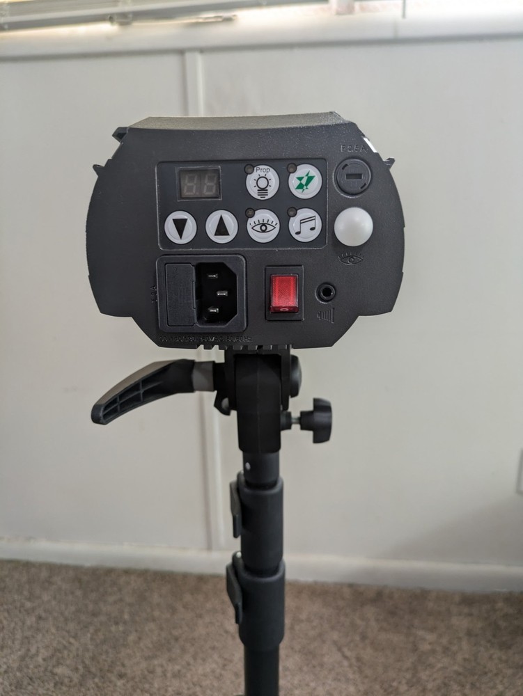 Elinchrom D-Lite RX 4 Studio Flash w/ Portable Softbox