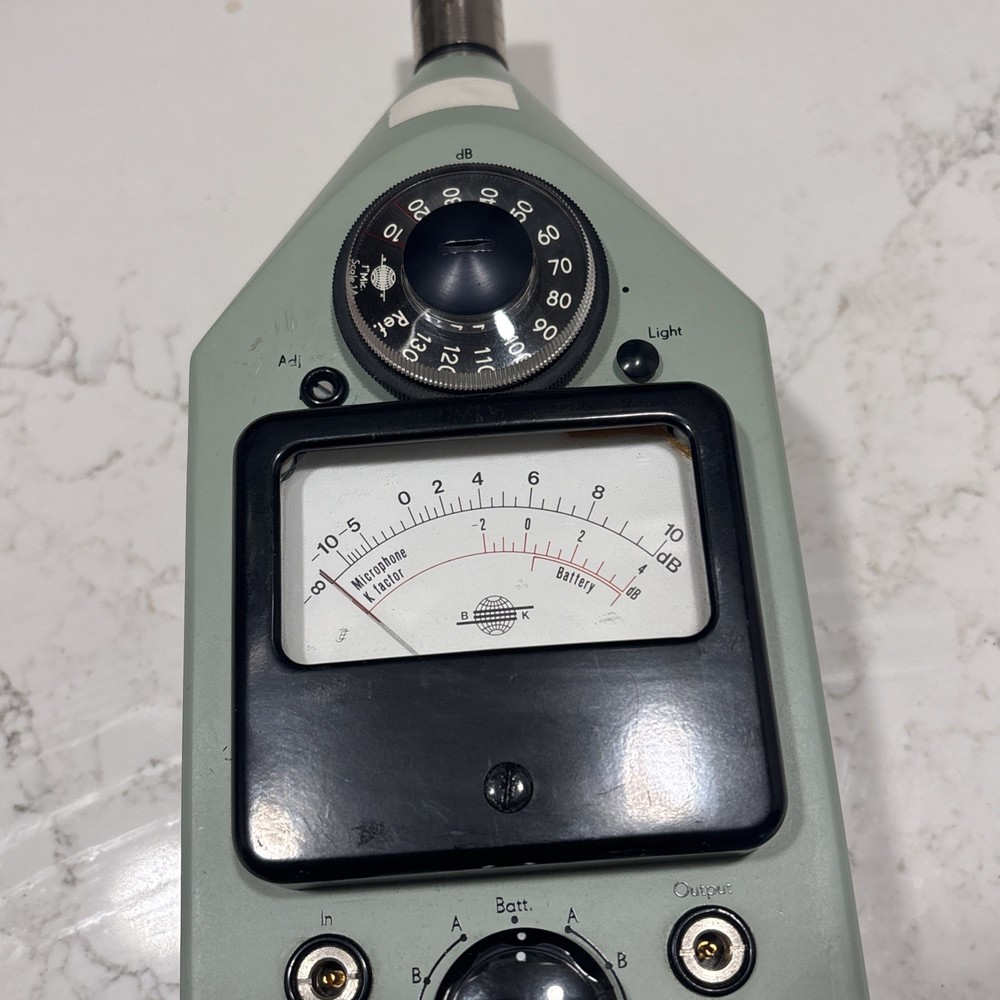 BK Bruel & Kjaer Type 2203 Precision Sound Meter Frequency Analyzer