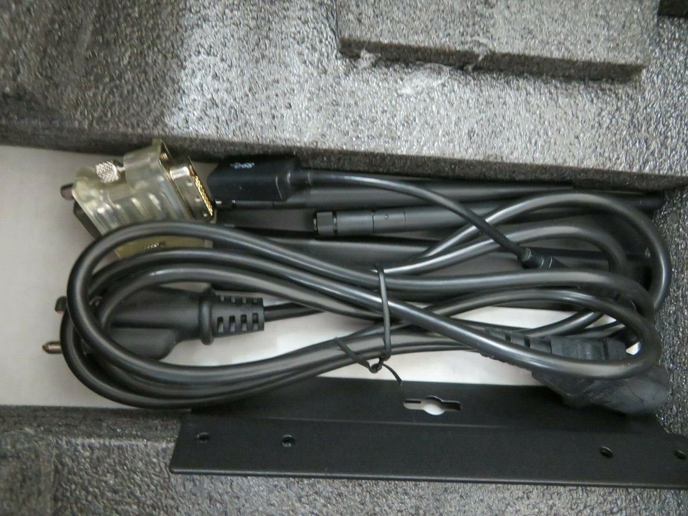 Barco Clickshare Set R9861005NA CSC-1 4 Button Base Wireless Presentation System