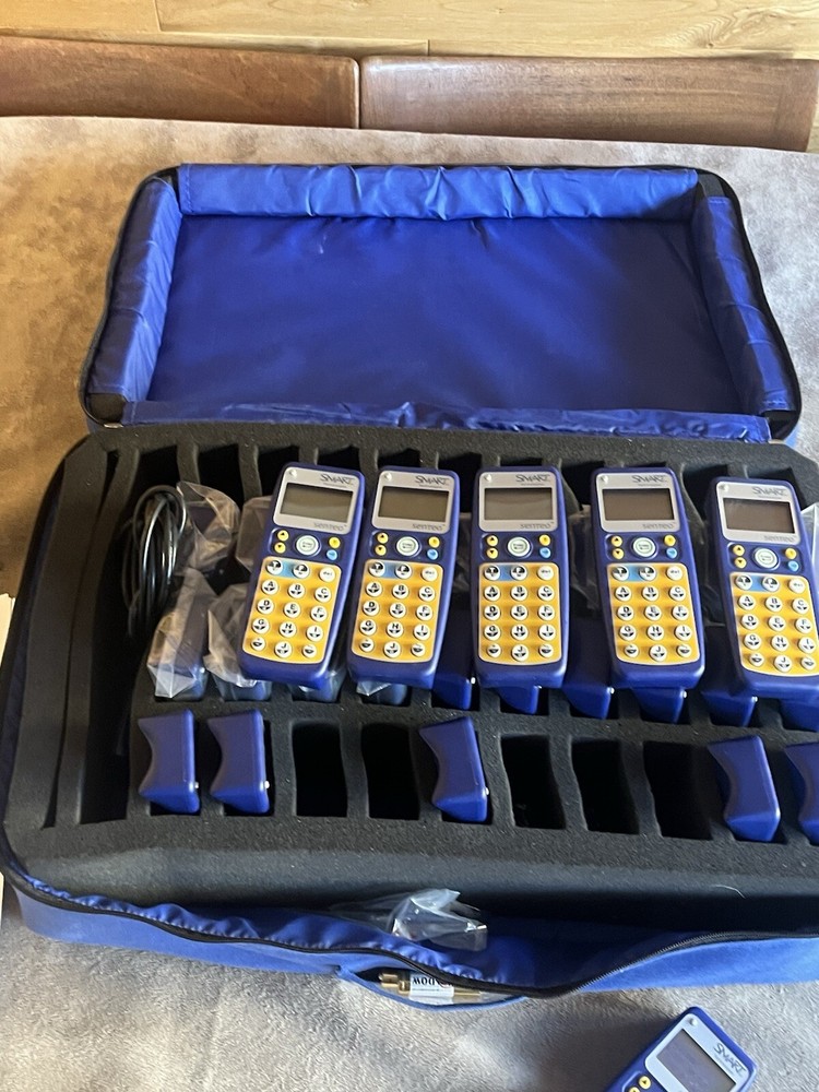 SMART Technologies Senteo 31 Remotes Case and Receiver all working