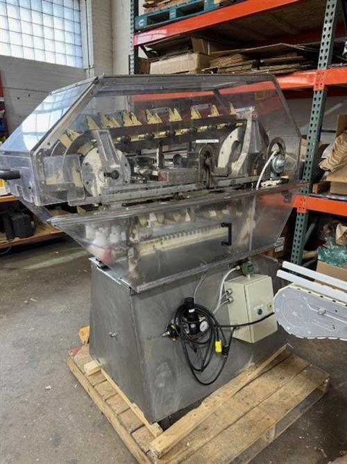 Mazzoni model TV soap cutter-84926