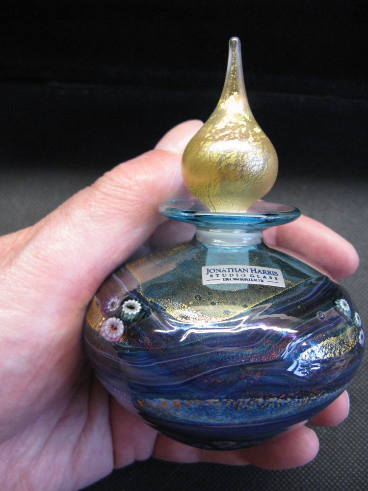 JONATHAN HARRIS IRONBRIDGE STUDIO GLASS PURFUME BOTTLE - SIGNED & DATED ON BASE