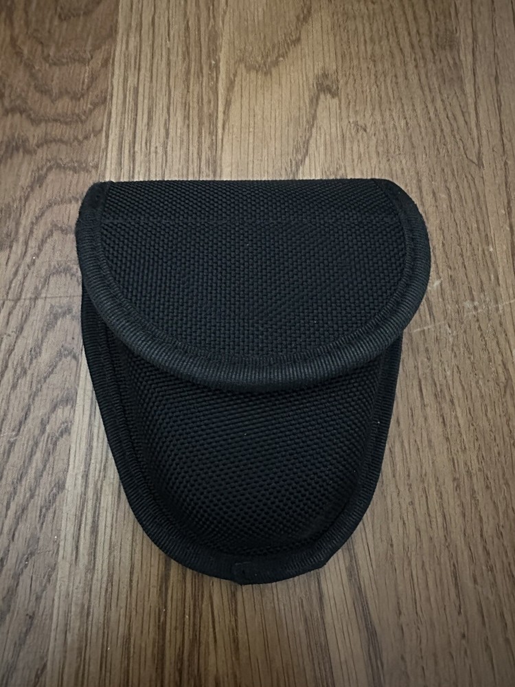 BIANCHI ACCUMOLD SINGLE HANDCUFF CASE Black