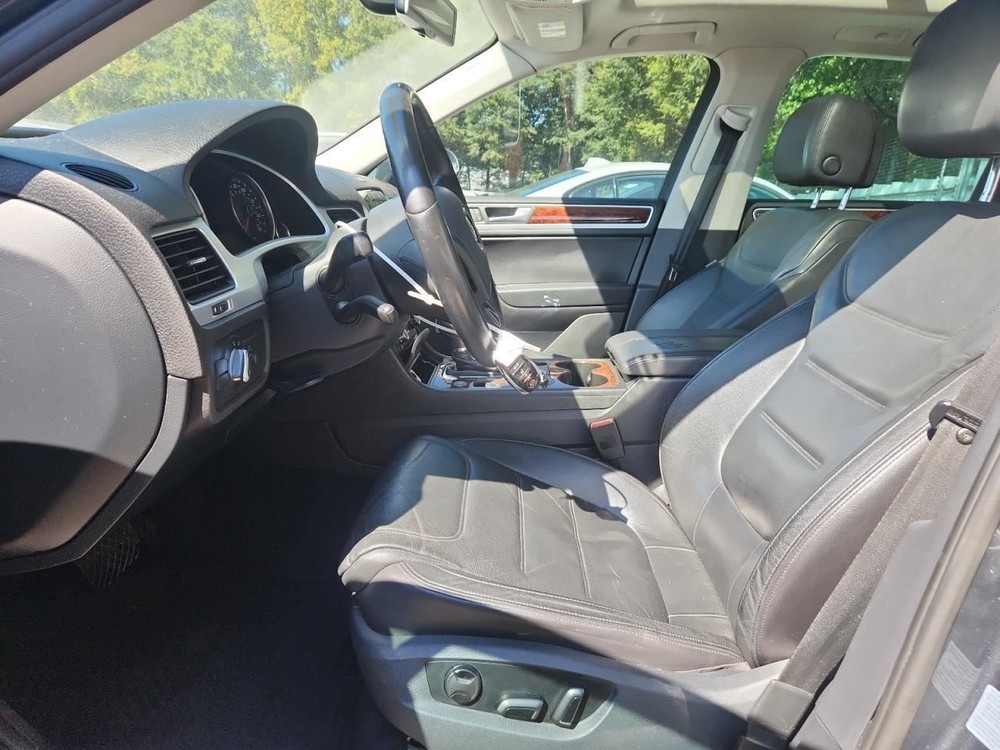TOUAREG 2012 Glove Box 4886487