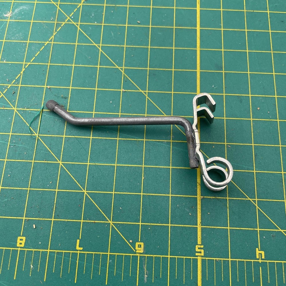 2.5" Gridwall Hooks 20 Silver Hooks For 1" Grid Wall or Mini Grid Cube Displays