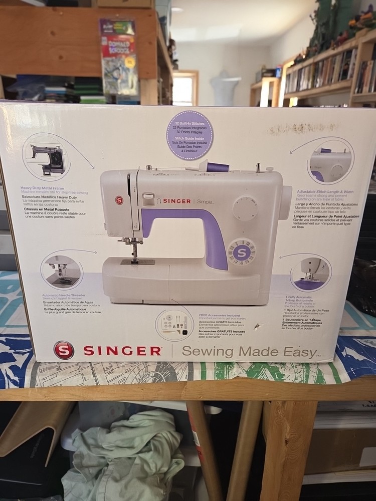 Singer Simple 3232 Sewing Machine Automatic Needle Threader 110 Stitch - NEW