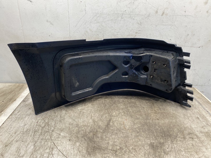 2008 Volvo VNL Gen 2 Bumper End Section (771-10875)