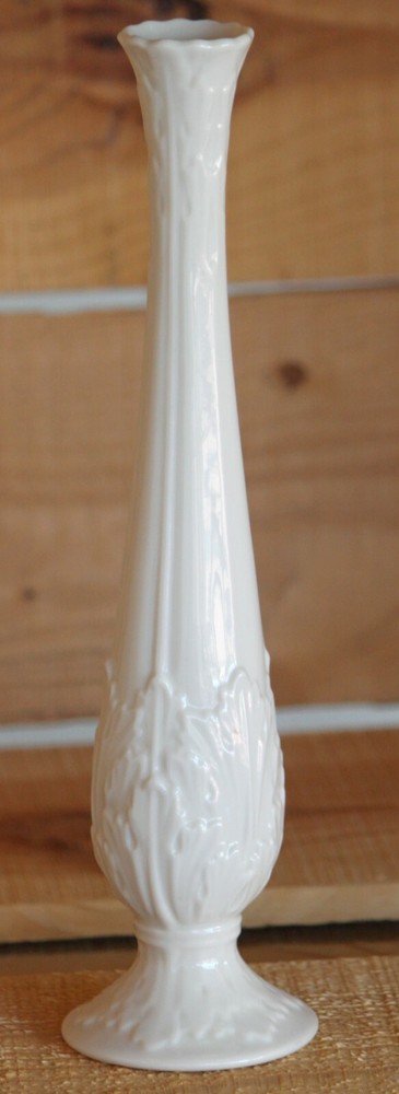Woodland Pattern Leaf Embossed Tall Bud Vase