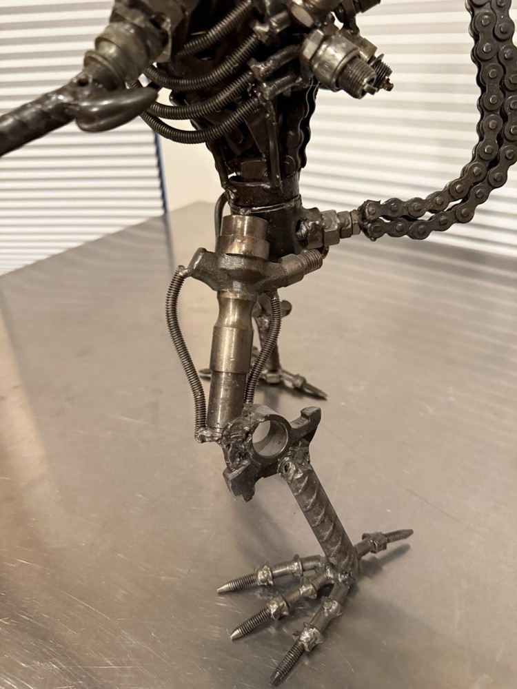 metal sculptures alien