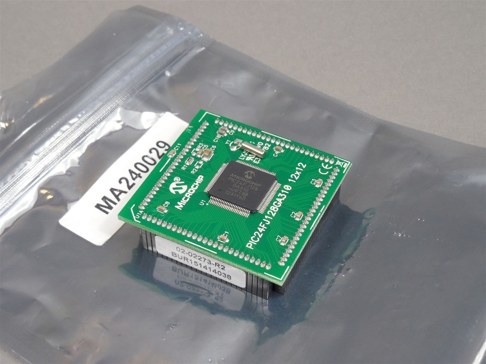Microchip PIC24FJ128GA310 Plug-in Module MA240029