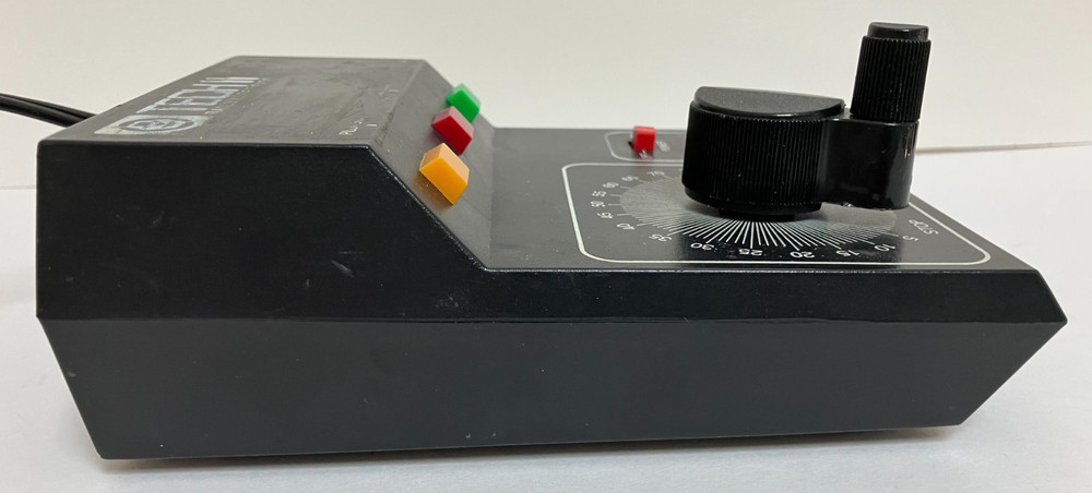 MRC TECH II RAILMASTER 2400 POWER PACK #1 TESTED FINE