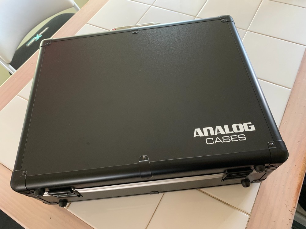 Akai MPC 1000 Sampler with Hard Case, Includes Original Factory Disk Full Memory