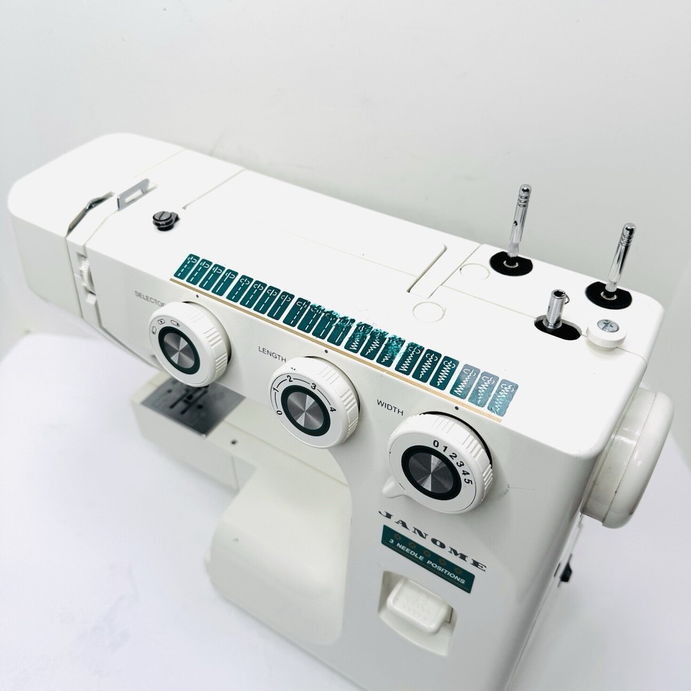 JANOME Sewing Machine 2003P With Pedal - Used