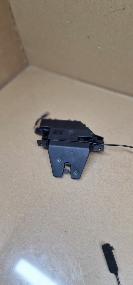 BMW 1 3 5 Series E60 E81 E87 E90 E92 Trunk Lid Lock 7840617
