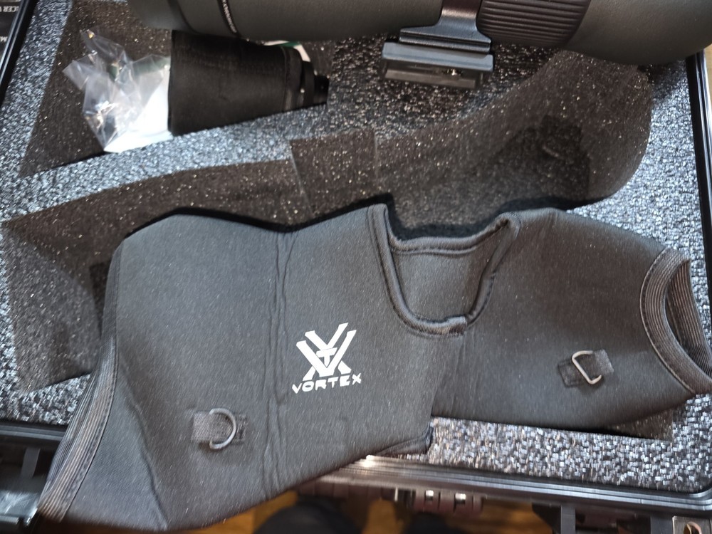 vortex diamondback hd 20-60x85 spotting scope With Extras