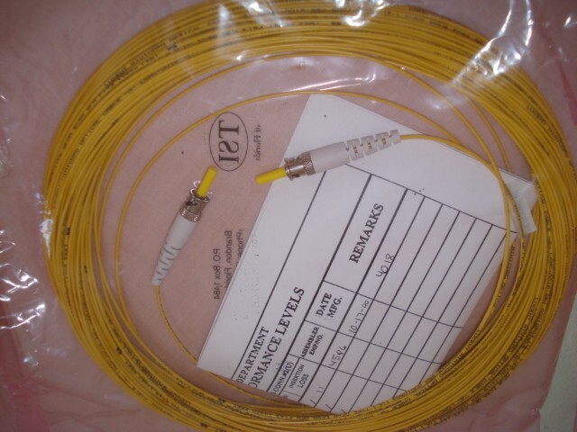 Simplex fiber optic cables