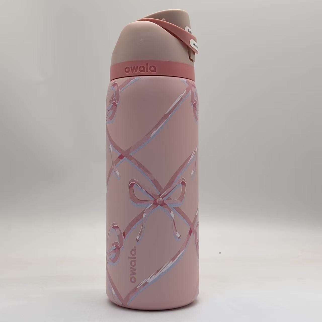 Owala FreeSip Sugar Plum Fairy 32 Oz Water Bottle Holiday Collection Pink