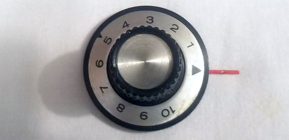 Vintage in good condition Replacement Microphone Knob with pointer