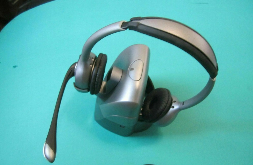 Plantronics SupraPlus CS361N Noise-Canceling Wireless Headset + Base charger