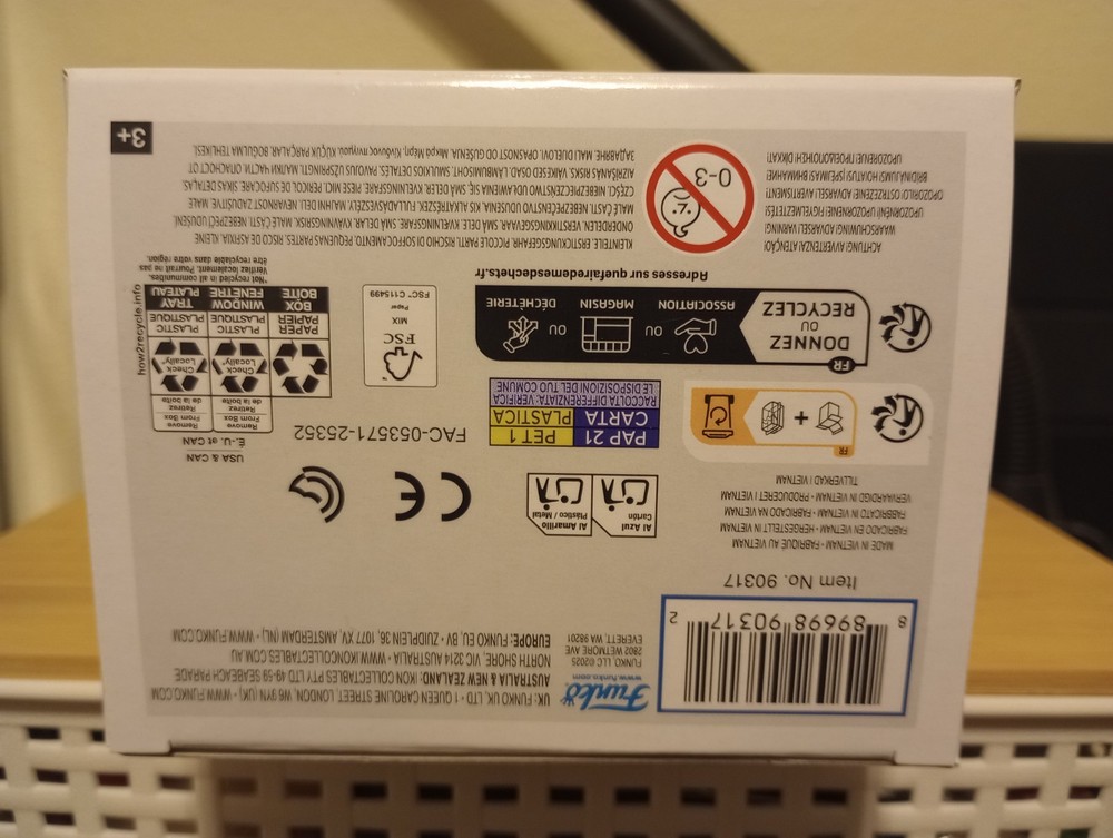 Funko Pop! Alien Kane #1987 W/Protector