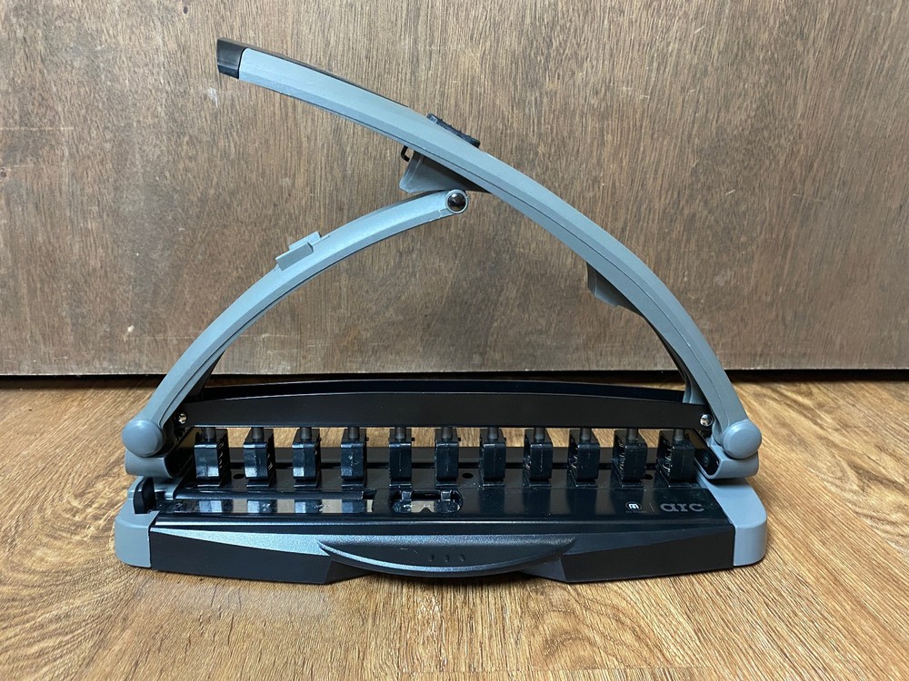 Staples ARC 11-Hole Desktop Paper Punch for DiscBound Notebook System
