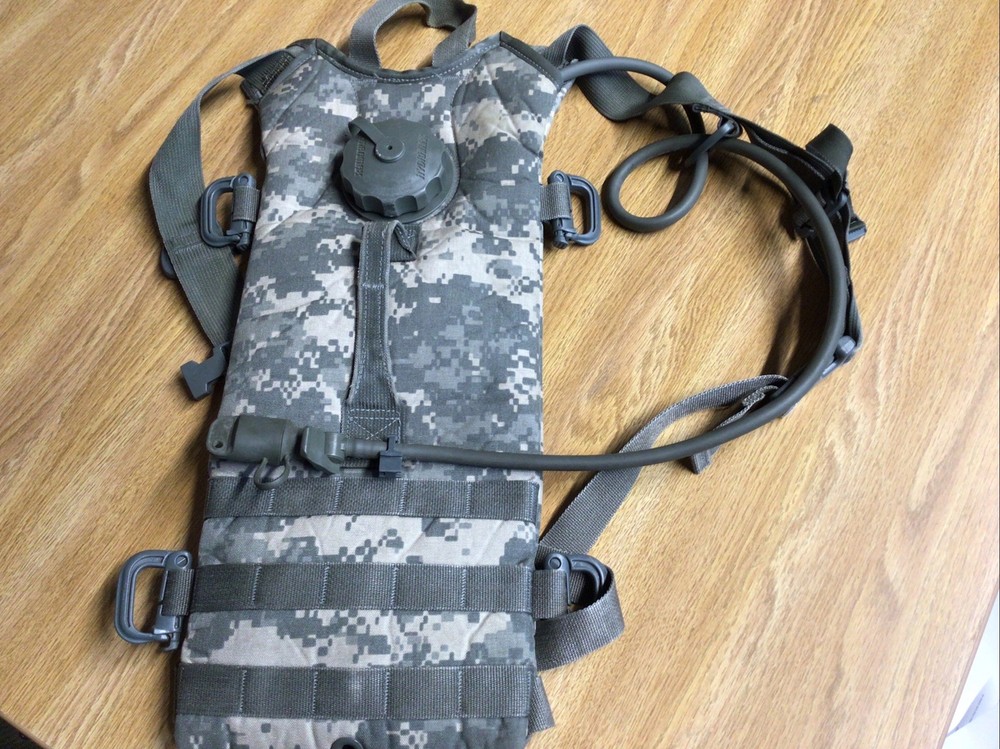 US Army Molle II Hydration System Carrier ACU Camelback Hydromax With Bladder