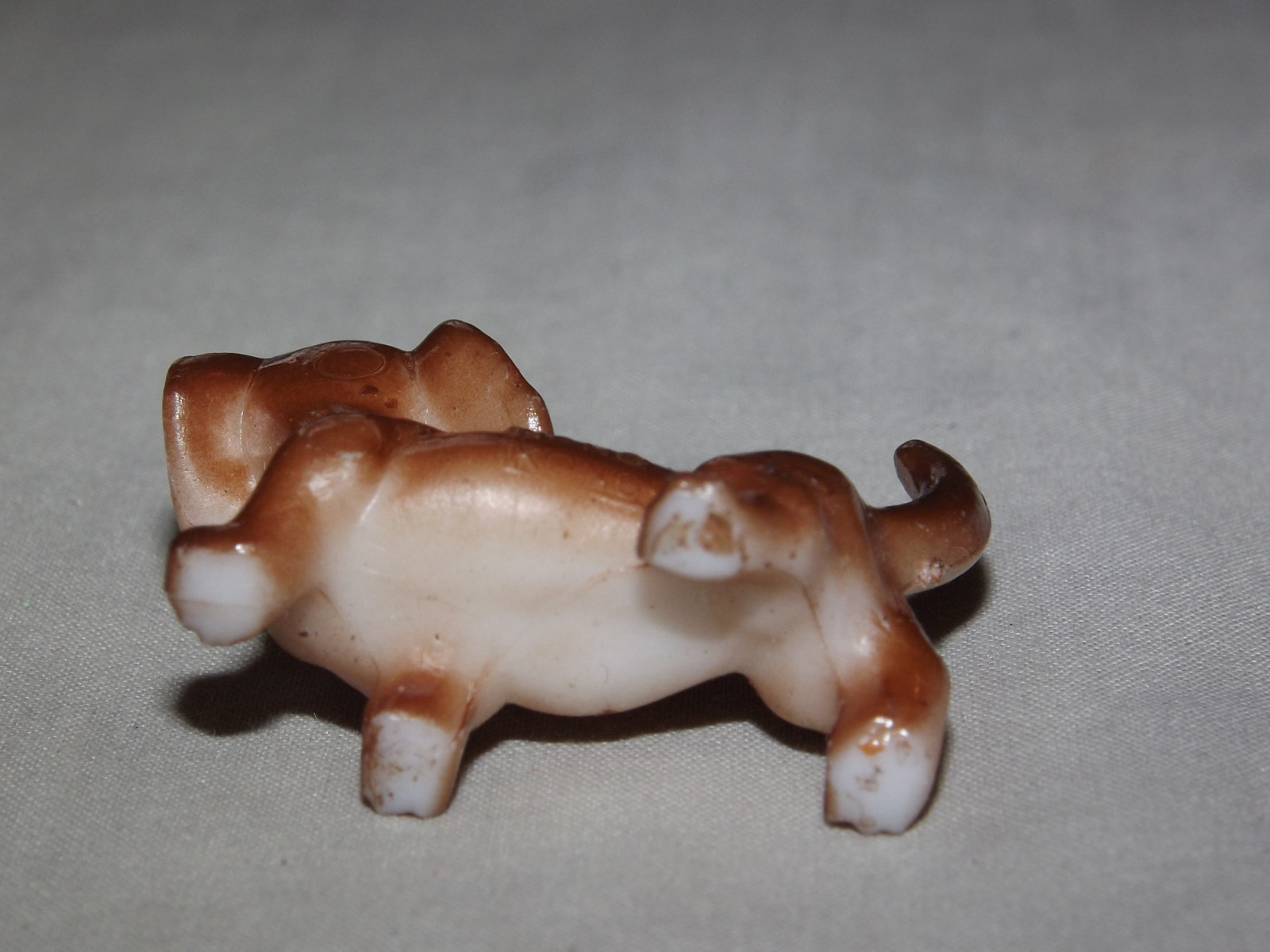 VINTAGE TOY 1960S HAND PAINTED PLASTIC MINI DOG DACHSUND