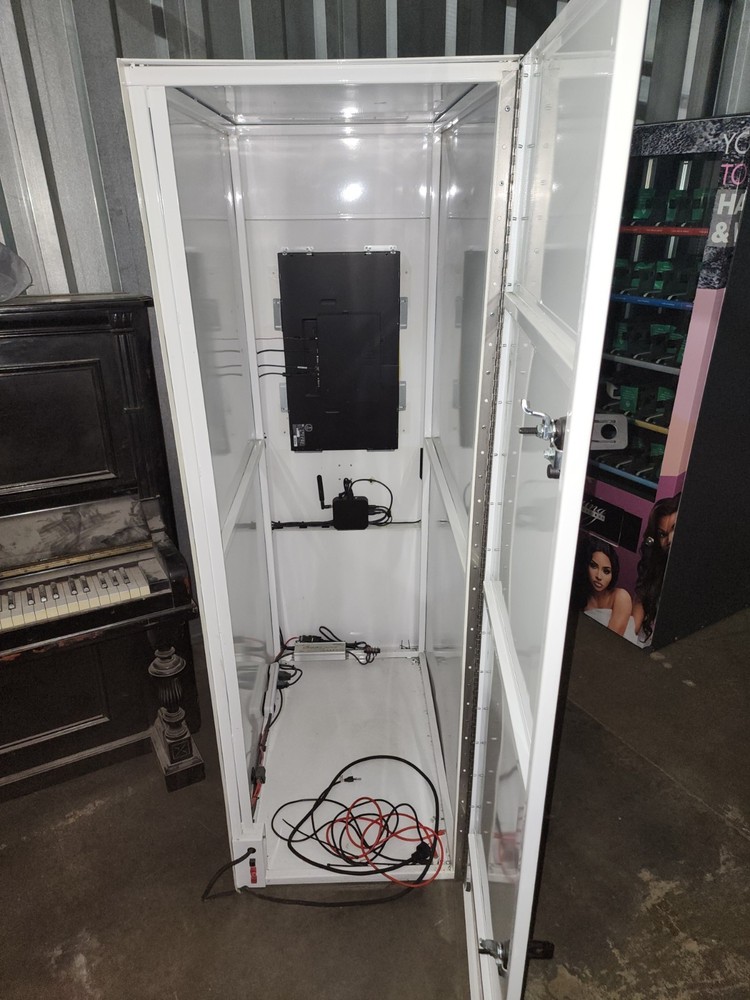 3 SMART VENDING MACHINES REFRIGERATED