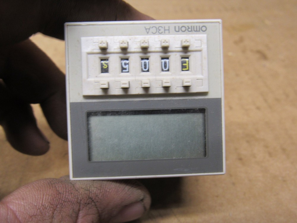 Omron H3CA-A Timer 24-240V AC/VDC