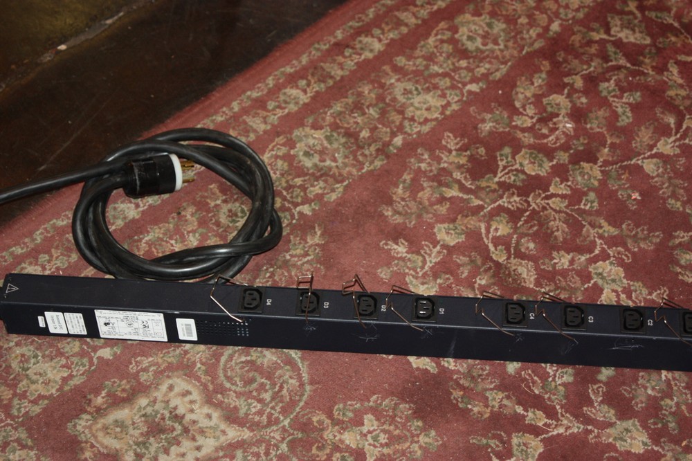 AVOCENT SPC1620 SPC1620V3 16 OUTLETS SECURE CONTROL POWER DISTRIBUTION UNIT