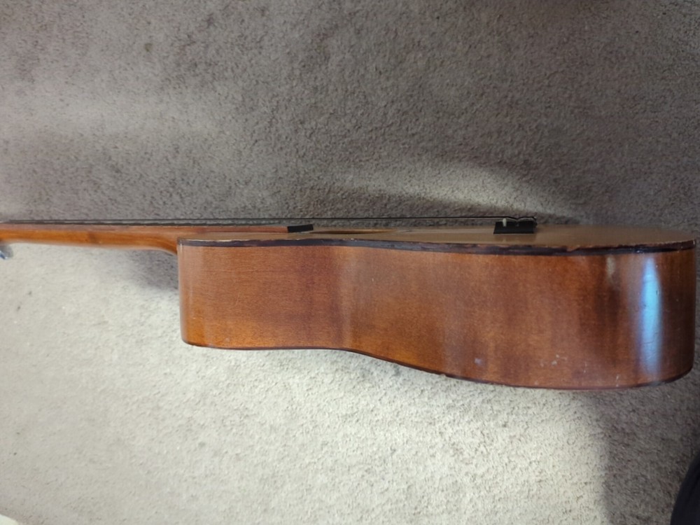 Amigo AMB7 Ukulele (V26767) Made In Romania 4 String