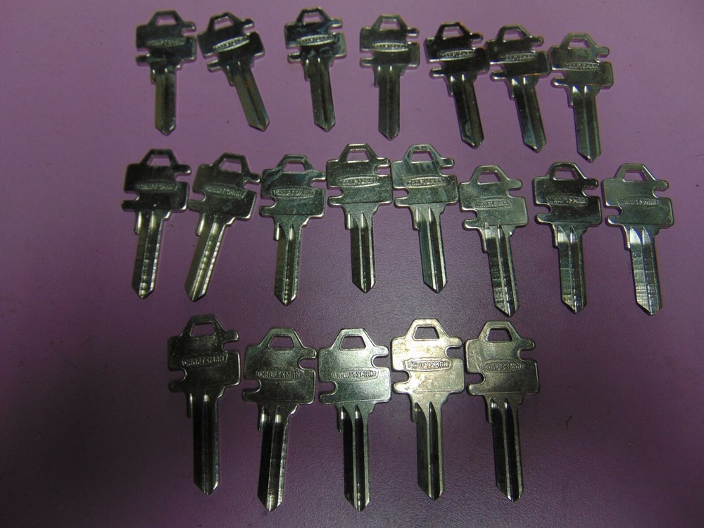 20 KEYS ORG. CHARFTMAN KEYS BLANKS UNCUT LOCKSMITH