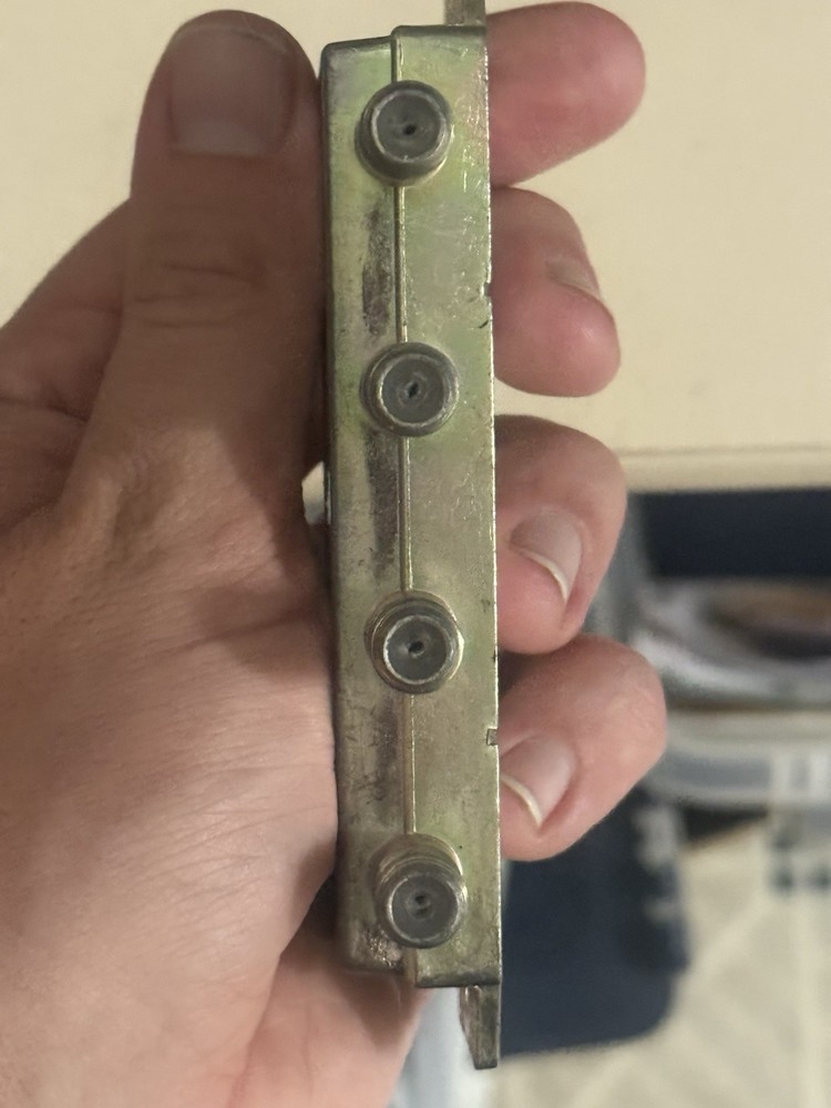 Tru-Spec HFS-4 950-1750MHz Splitters