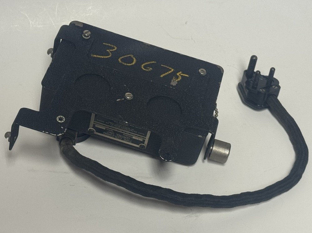 World War II AIRPLANE IFF CONTROL UNIT CZR-23ABG - Navy