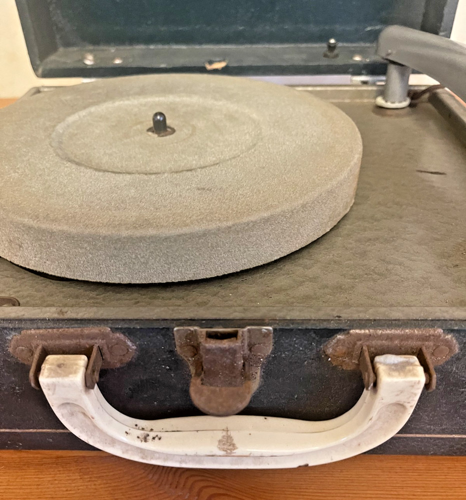 ANTIQUE Birch Suitcase Record Player Windup Portable USCC Record Player & RECORD