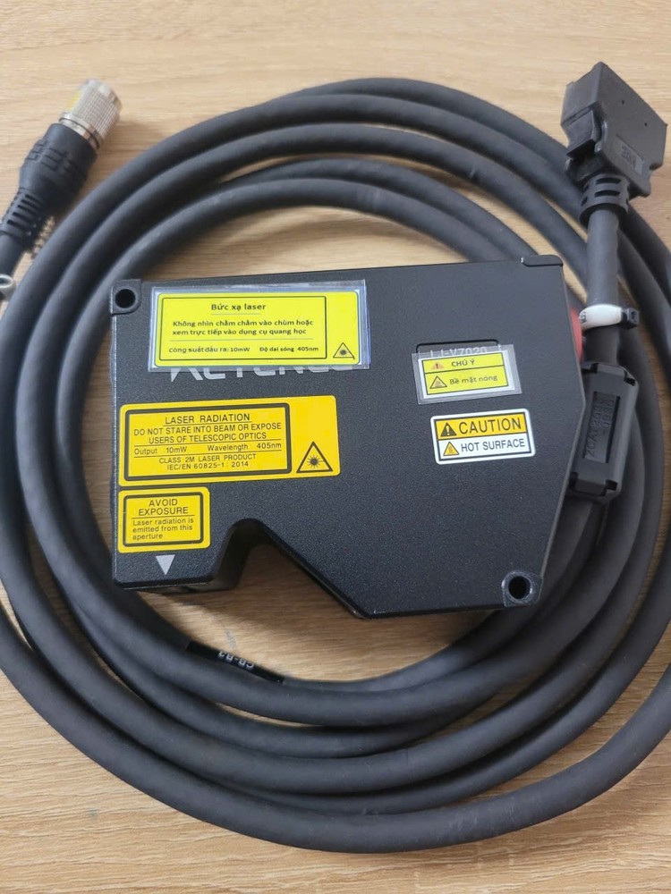 Keyence LJ-V7020 Laser Head Sensor with CB-B10 cable