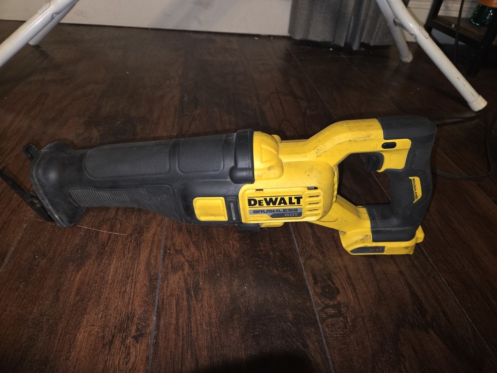 DEWALT DCS389B Flexvolt 60V Cordless Reciprocating Saw